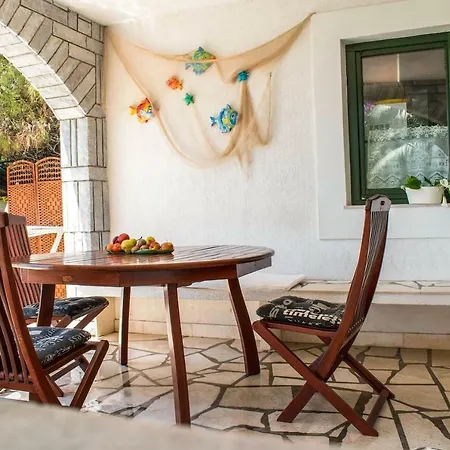 Apartman Prizemlje Rogoznica (Sibenik-Knin)