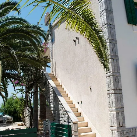 Apartman Prizemlje * Rogoznica (Sibenik-Knin)