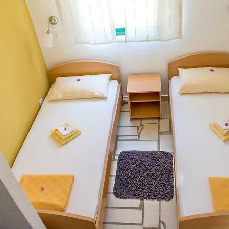 Appartement Apartman Prizemlje